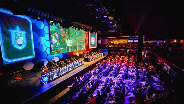 王者荣耀六周年CG【荣耀同行】：英雄们邀你共赴未来