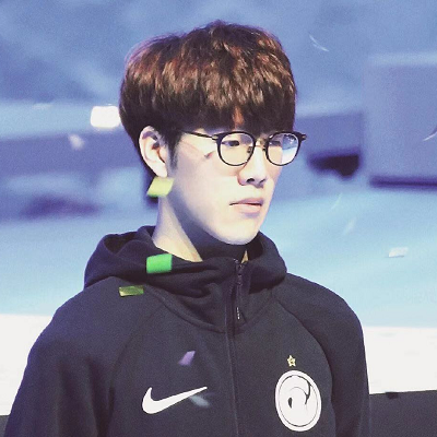 库里来了？ Peyz 吉格斯投中三分球扳平比分， JD Gaming 取得领先