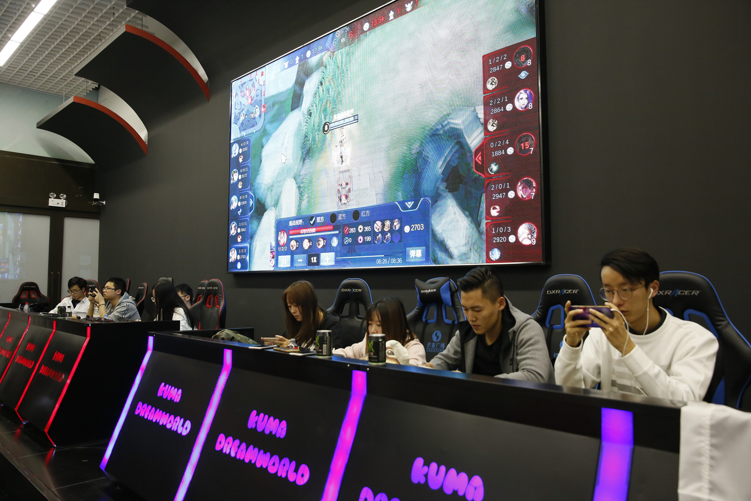 英雄联盟情人节限定皮肤上线：蜘蛛 风女 阿克尚