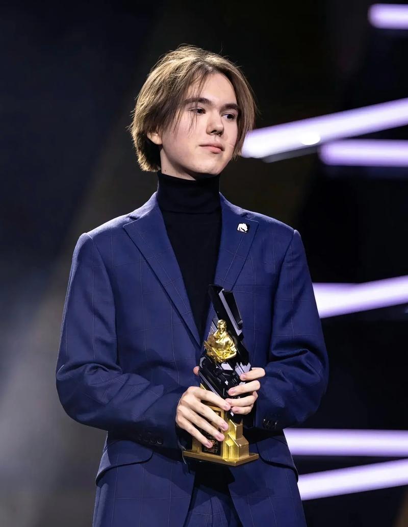 Nongshim RedForce released a birthday picture for support player Lehends ： Happy birthday to Lehends !