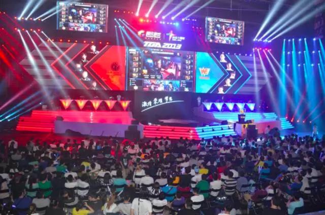 在经过了第一阶段的BO1单轮循环赛之后，LEC将开始第二阶段的小组赛，由8支队伍进行 BO3双败淘汰赛