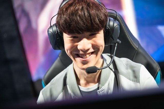 FlyQuest , G2 Esports , 和 Hanwha Life Esports 在 2025 年全球总决赛中获得第二场胜利